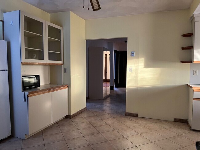 Building Photo - 8 Hill St