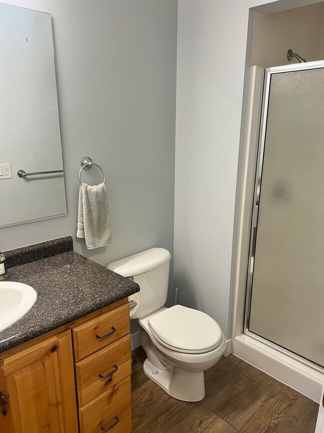 Building Photo - Kamas Cutie