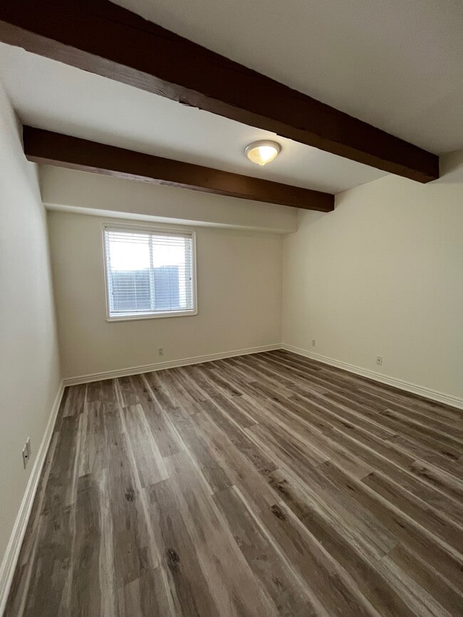 Building Photo - 535 Loma Vista St