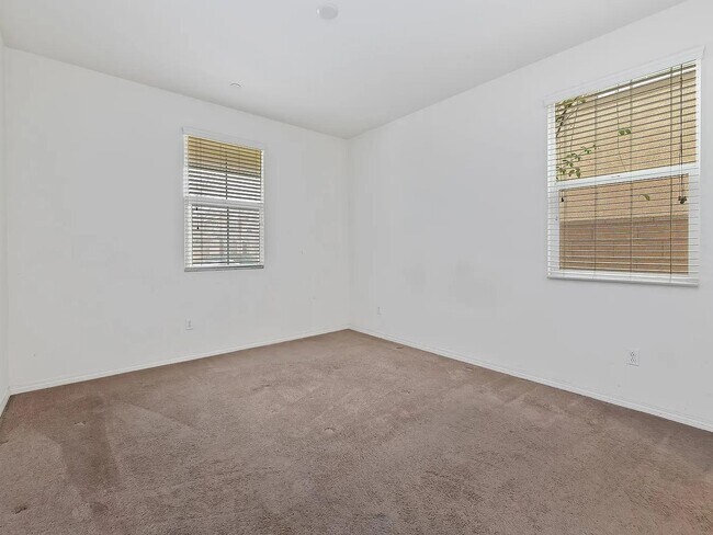 Building Photo - 15634 Clove Pl
