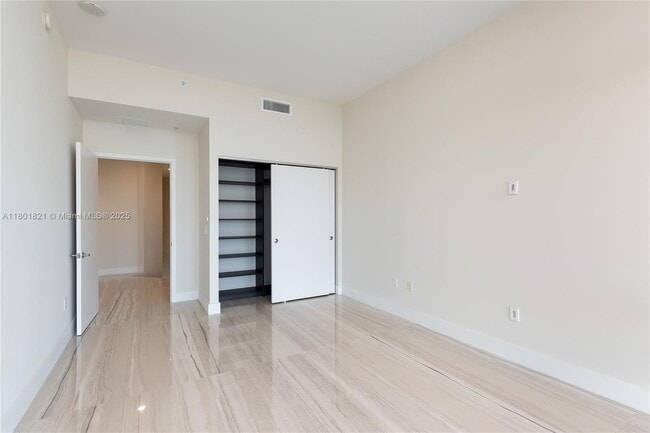 Building Photo - 17111 Biscayne Blvd