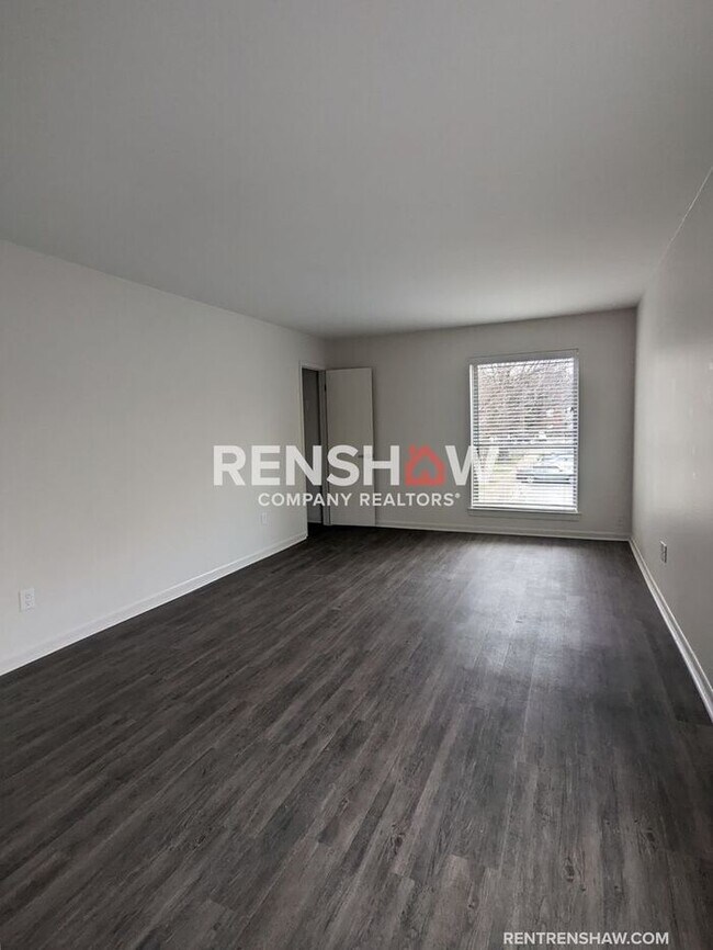 Building Photo - 6748 Meadow Oak Place - Renovated To Perfe...