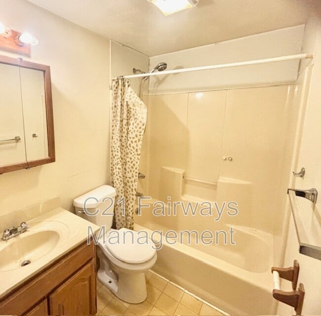 Building Photo - 40 Race St