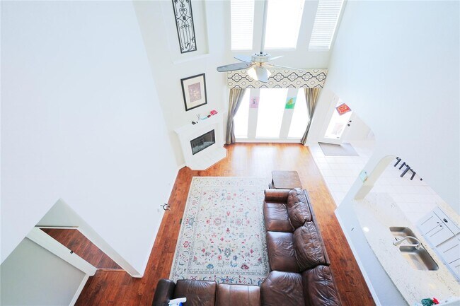 Building Photo - 2422 Lansing Cir