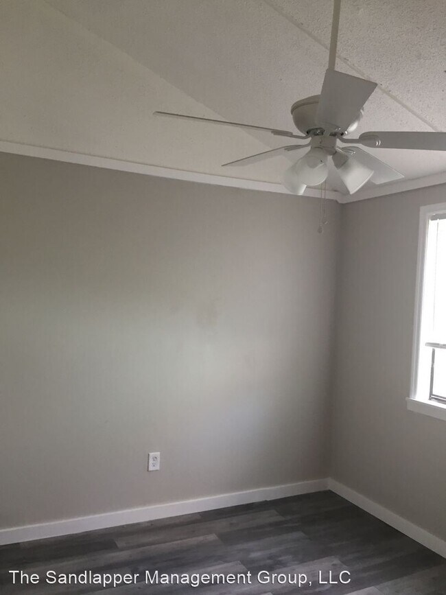 Building Photo - 1 br, 1 bath House - 1929B Iron Street