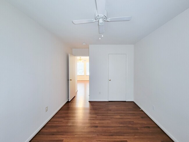 Building Photo - 11810 Rolling Stream Dr