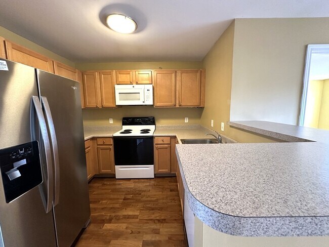 Building Photo - 211 Central St