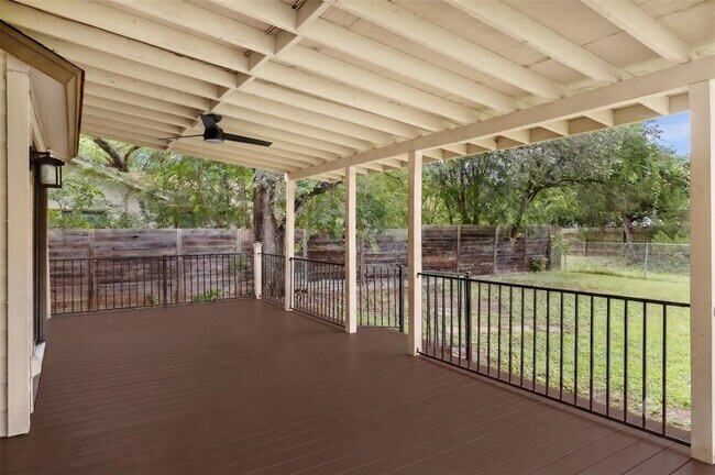 Building Photo - 8905 Bridgewood Trail