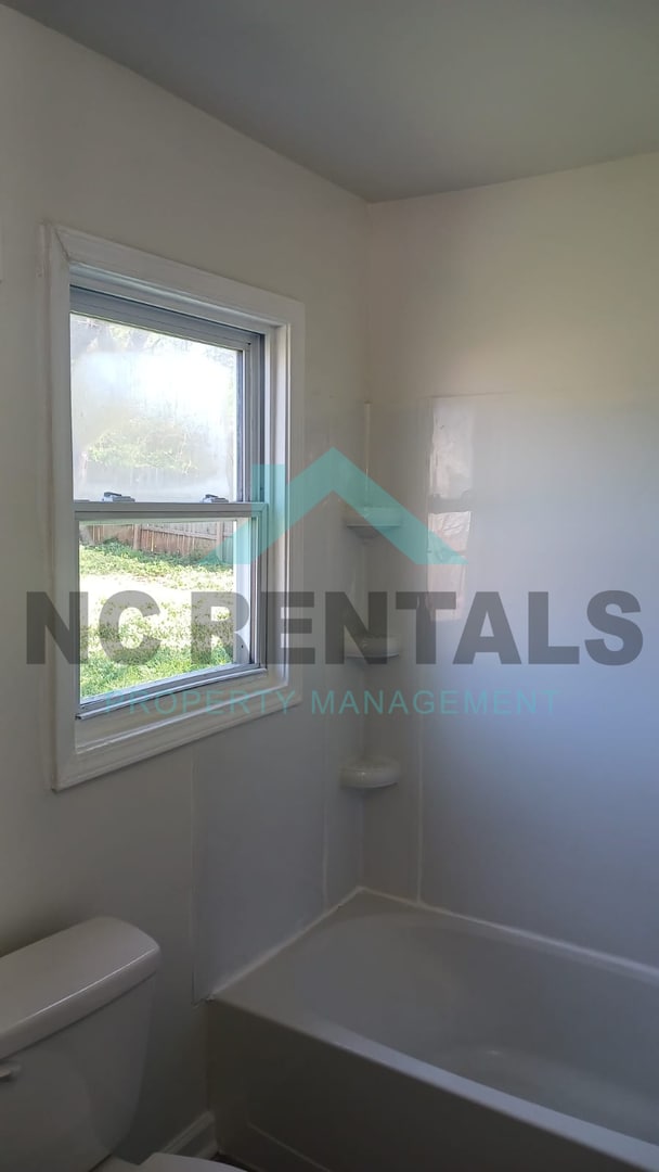 Building Photo - 1209 Gordon St