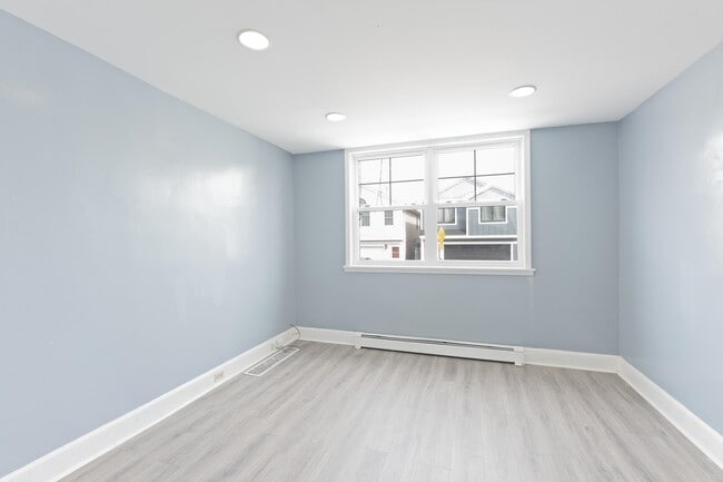 Building Photo - 341 Lembeck Ave