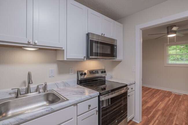 Building Photo - Rollings Hills Apartments