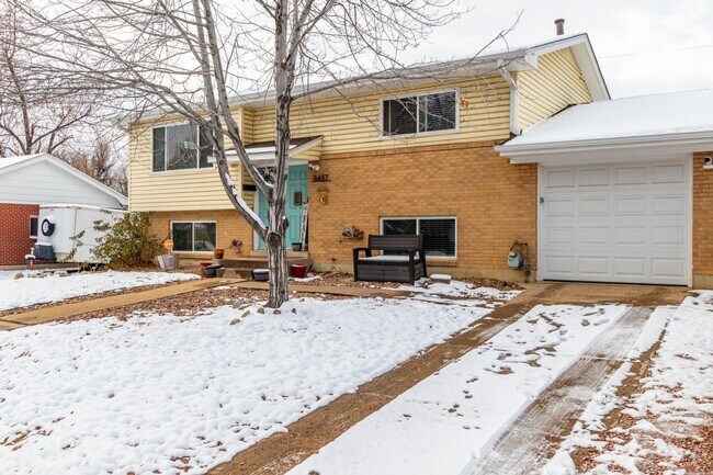 Building Photo - 11487 Larson Ln