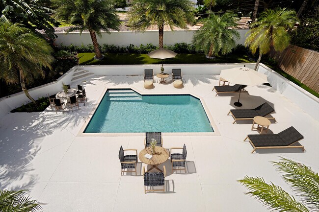 Building Photo - 1238 Vista Del Mar Dr N