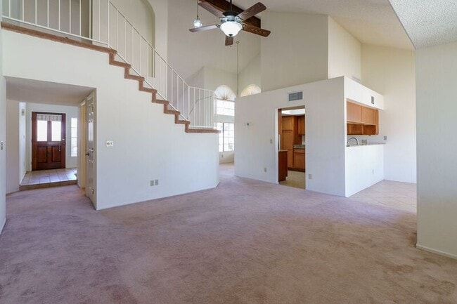 Building Photo - 11600 N Quicksilver Trail