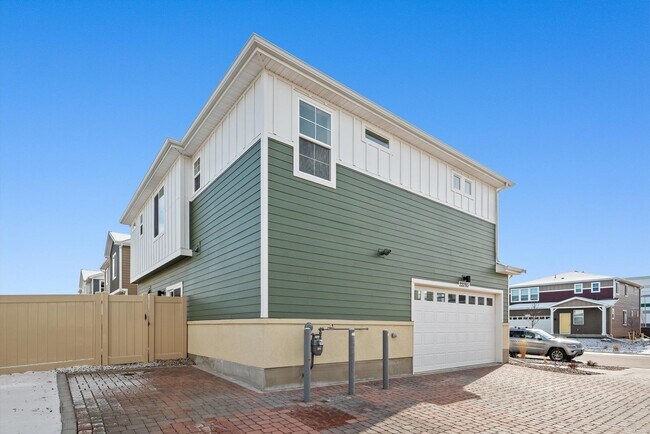 Building Photo - Available for Rent – 4 Bed | 2 Bath | Built 2024 | Green Valley Ranch