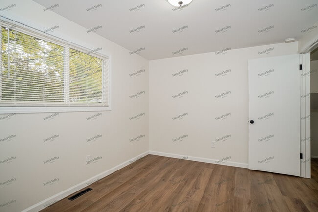 Building Photo - 5244 Refugee Rd