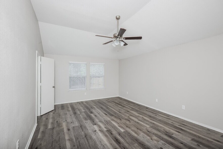 Building Photo - 1410 Post Oak Trail