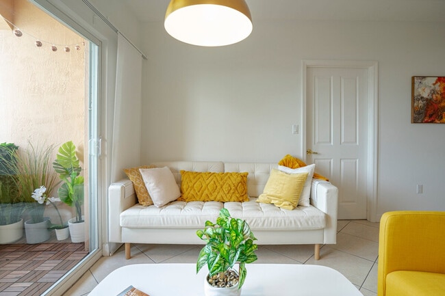 Building Photo - 3221 SW 23rd St