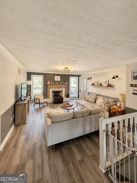 Building Photo - 646 Hunt Station Dr
