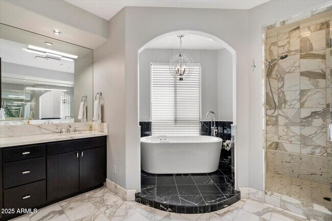 Building Photo - 15802 N 71st St