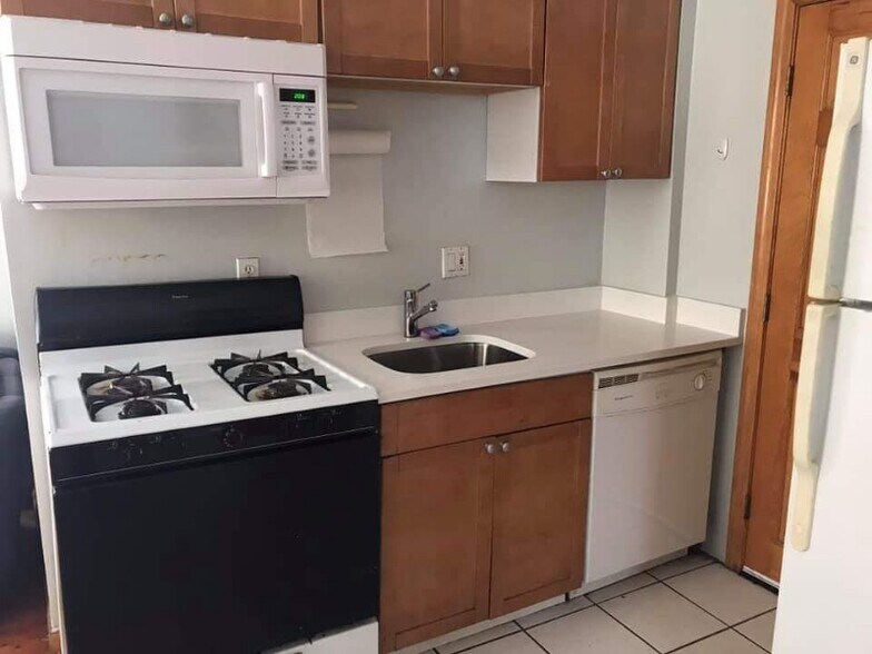 Building Photo - 252 Cypress St