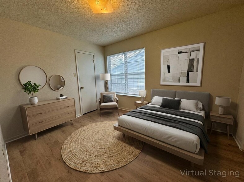 Building Photo - 3001 Lake Rd