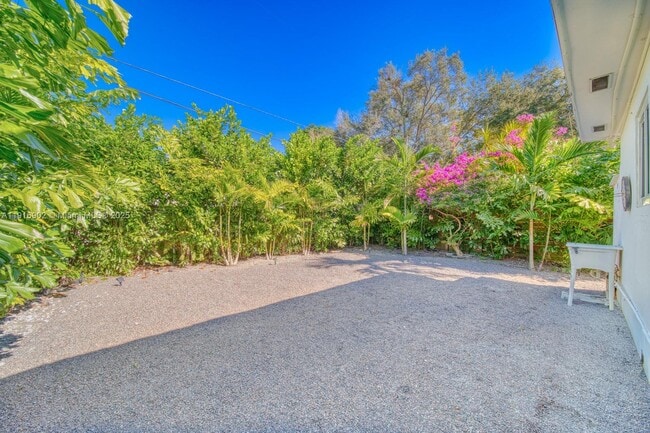 Building Photo - 845 NE 119th St