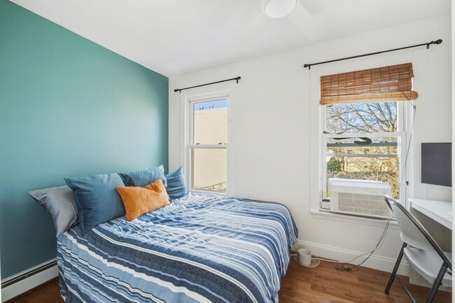 Building Photo - 135 Van Horne St