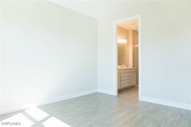 Building Photo - 1050 Enbrook Lp