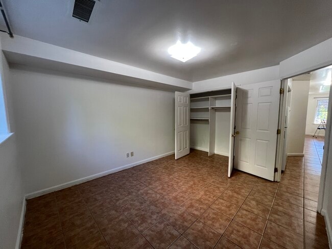 Building Photo - 3227 Riverdale Ave