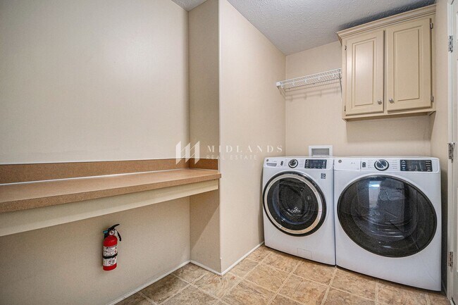 Building Photo - Ranch Townhome in Shadow View