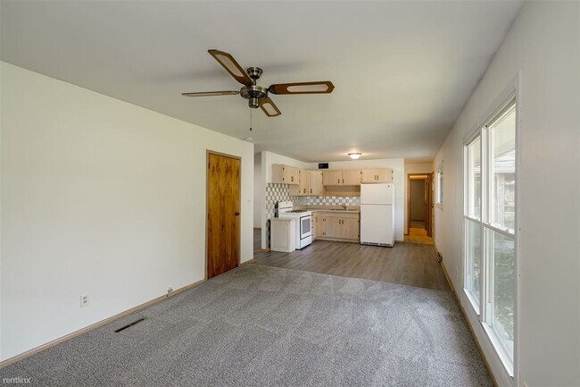 Building Photo - 3 br, 1.5 bath House - 321 Rowe Drive