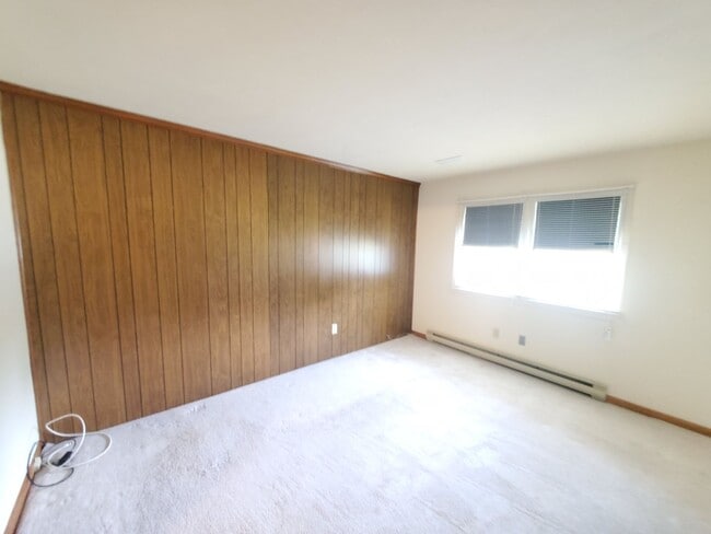 Building Photo - 800-802 Hillwell Rd