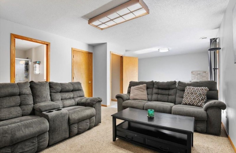 Building Photo - 9673 Harrow Ct S