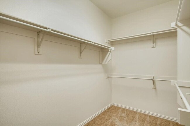 Building Photo - 2753 Calmwood Dr