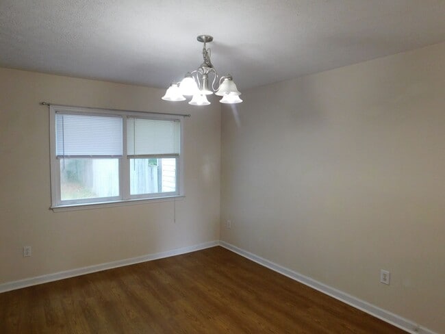 Building Photo - Flexible lease terms