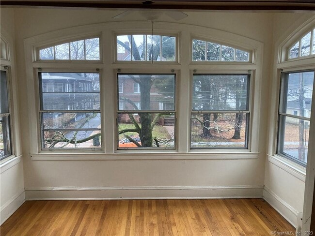 Building Photo - 18 Maplewood Ave