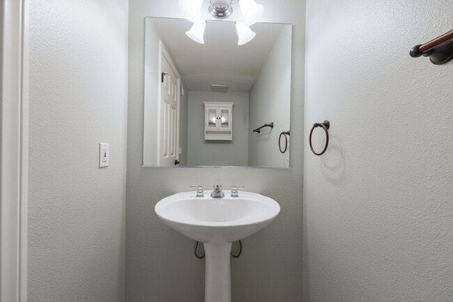 Building Photo - 11920 Mil Pitrero Rd