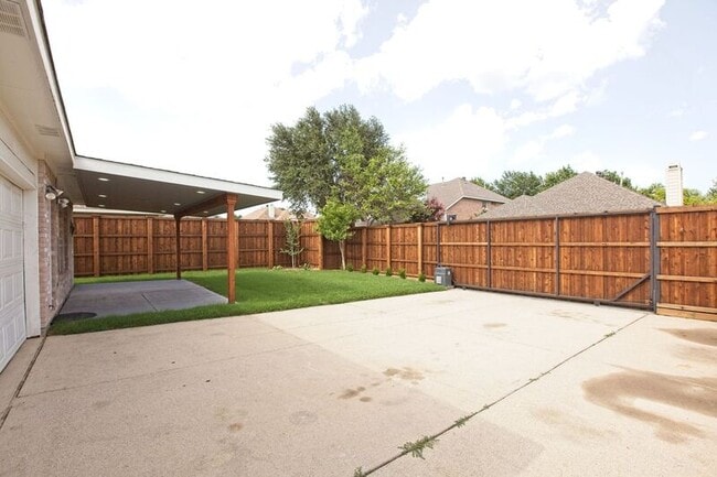 Building Photo - 9220 Norman Dr