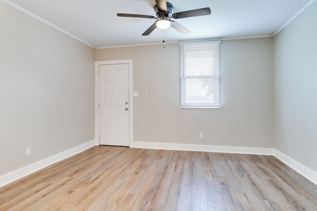 Building Photo - 115 S Girouard Rd