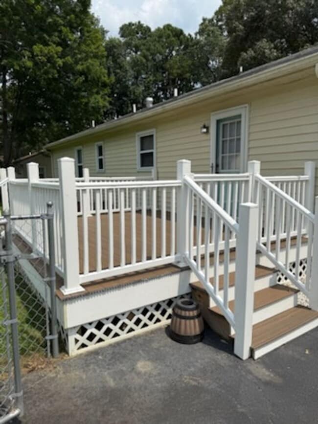 Building Photo - 3 Bedroom 2 Bath Rancher in Mechanicsville!