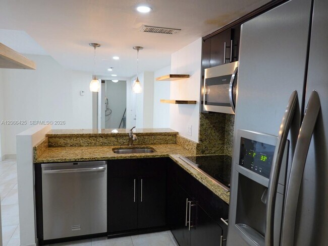 Building Photo - 770 Claughton Island Dr