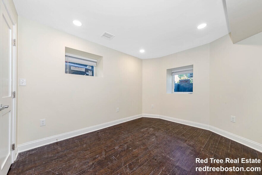 Building Photo - 70 Stanley Ave