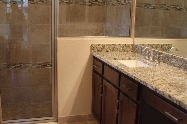 Building Photo - 30268 Southernwood Ct