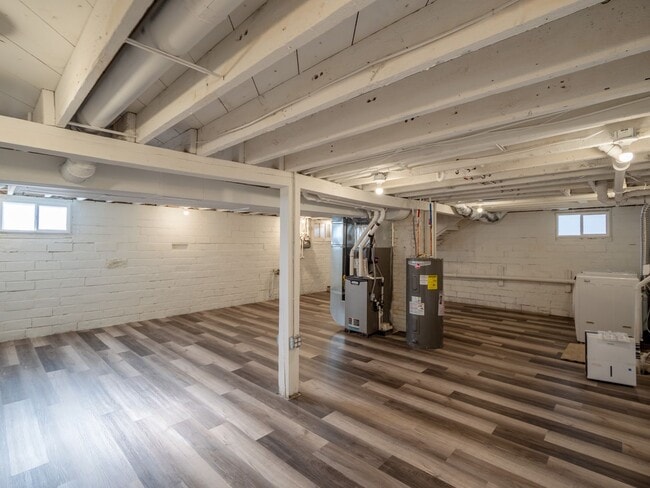 Building Photo - Westwood