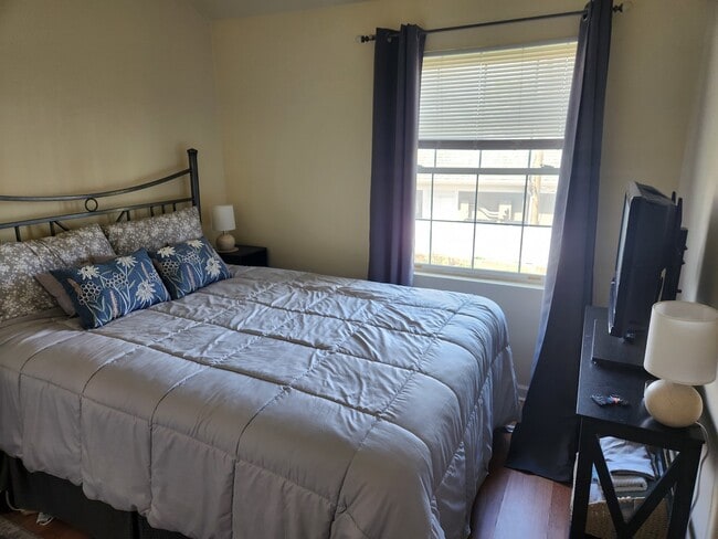 Building Photo - 100 Lesley Ln