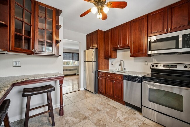 Building Photo - 69B Troy Dr