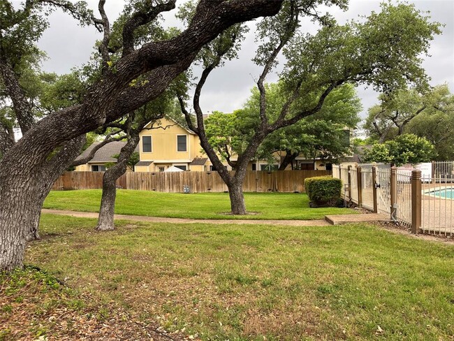 Building Photo - 11901 Swearingen Dr