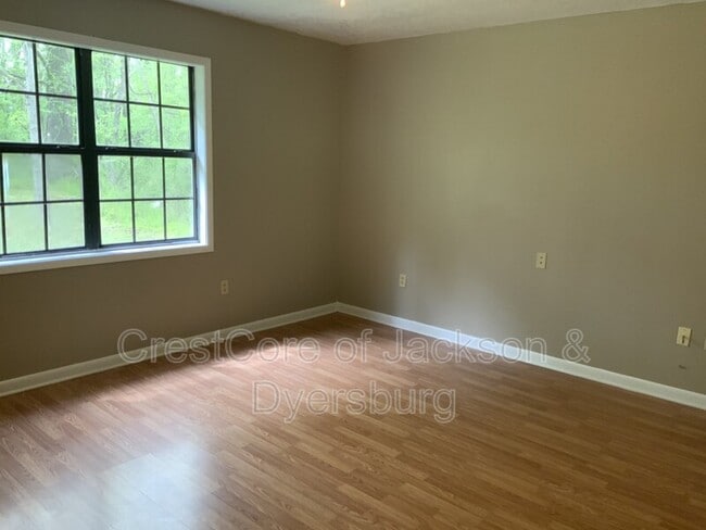 Building Photo - 1163 Roellen Newbern Rd