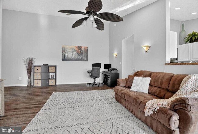 Building Photo - 2443 Blue Spring Ct